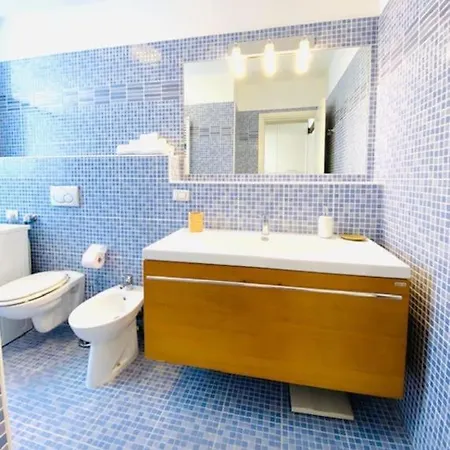 Civico Uno * ترييستي